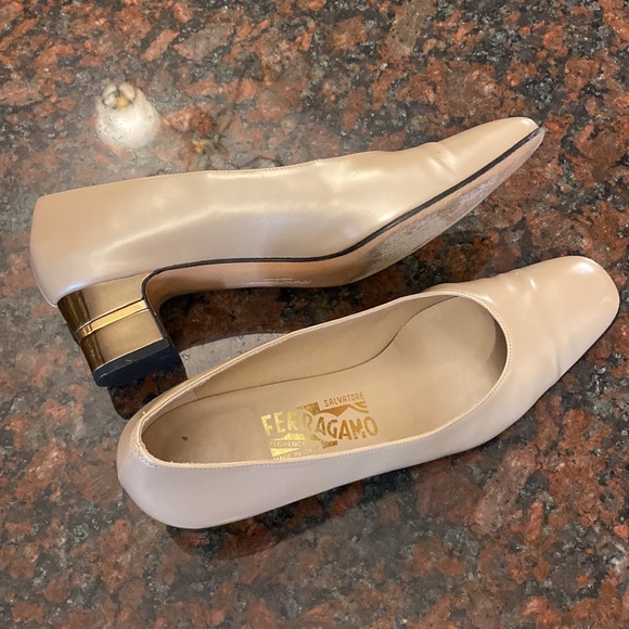 Ferragamo Pumps - Picture 6 of 8